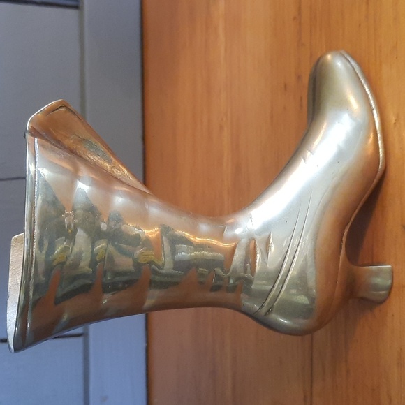 Vintage Ladies Brass Victorian Style Boot Vase/Matchstick Holder/Decor piece - Picture 4 of 7